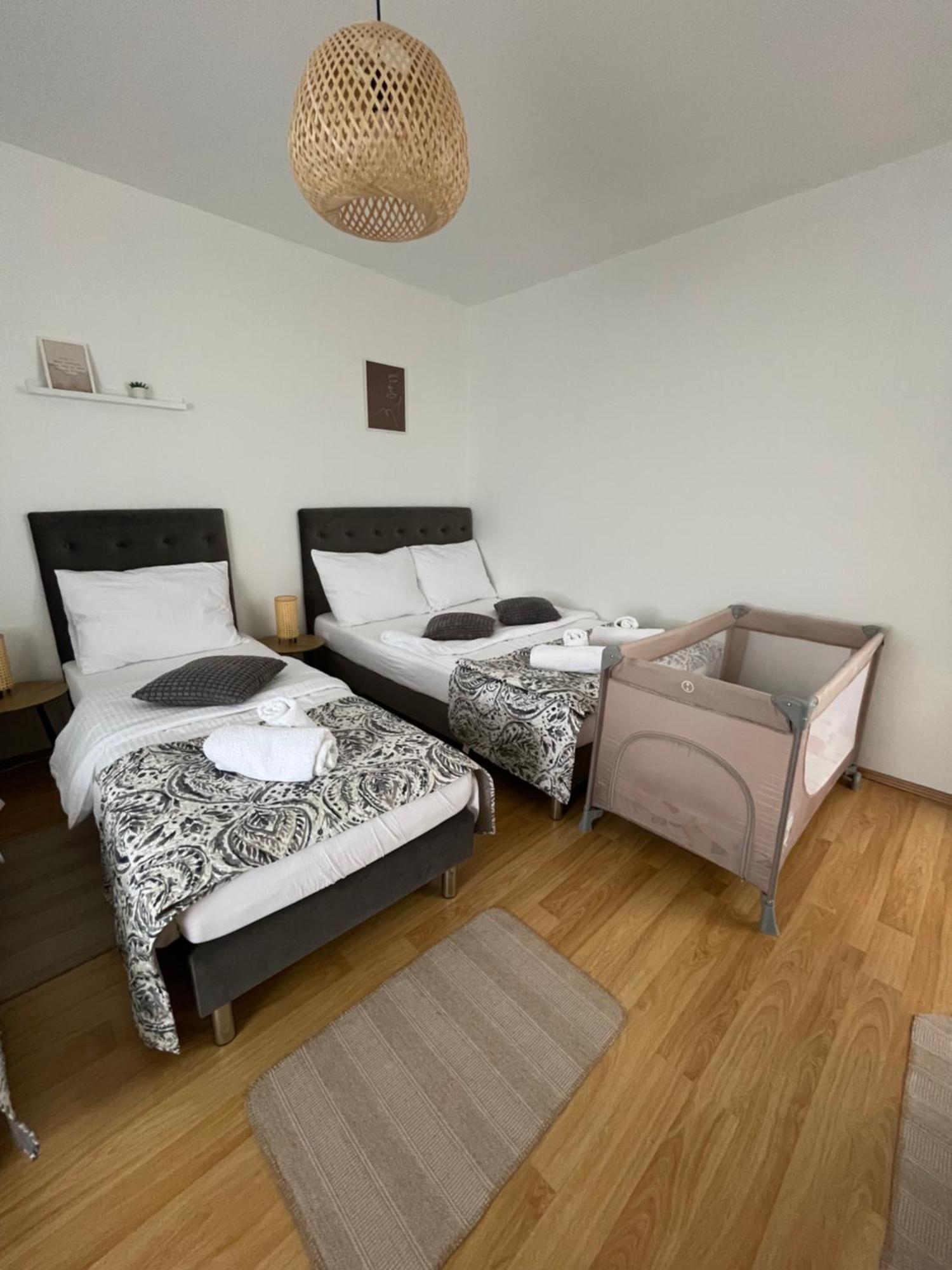 Comodo Apartman Vinkovci Exterior photo